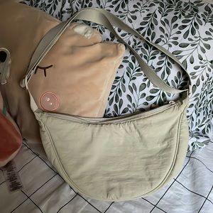 Uniqlo sling bag (beige)